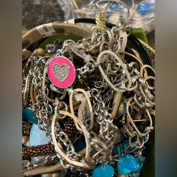 3lbs 6.1oz vintage to now repair / wear / create jewelry bag - Picture 3 of 8